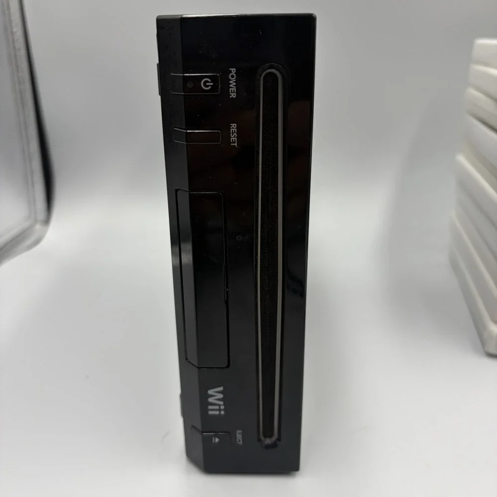 Nintendo Wii Black Console Bundle with Games and Cords Model RVL-001 Tested